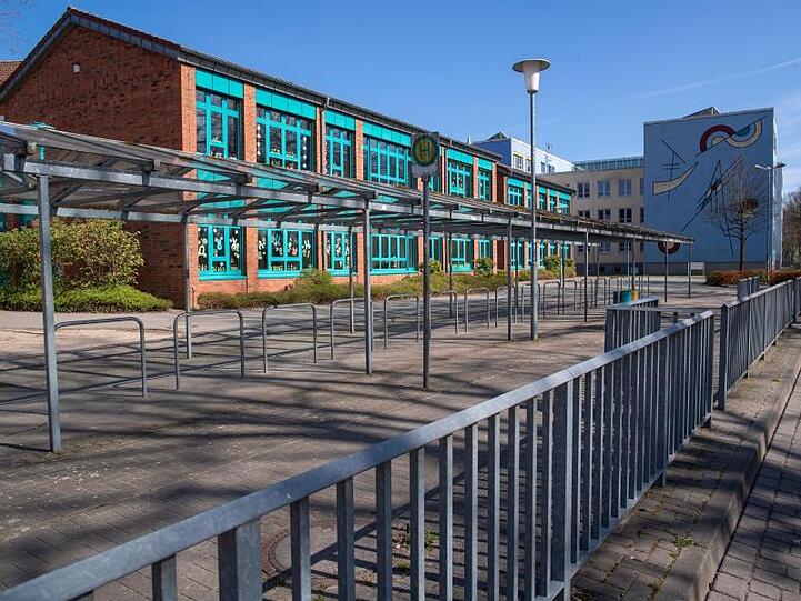 Der Unterricht in den Schulen in Deutschland könnte noch lange nur im Notbetrieb stattfinden.
