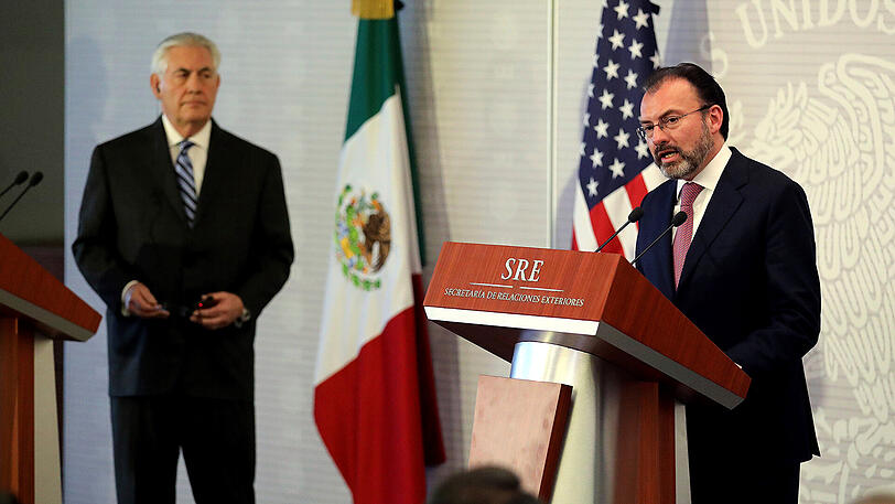 US-Außenminister Rex Tillerson (l.) und sein mexikanischer Kollege Luis Videgaray: Versöhnlichere Töne angschlagen.