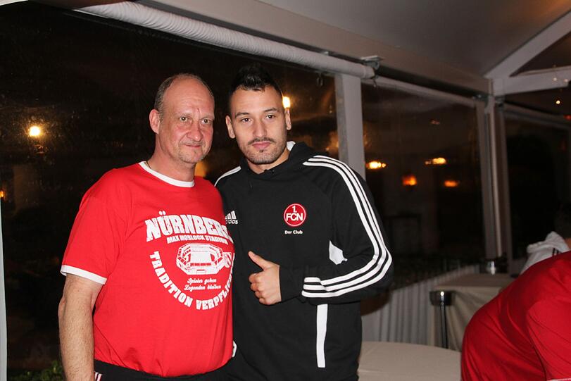 Timo Gebhart beim Foto mit einem Fan.