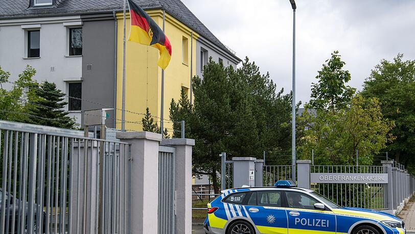 Zunächst waren die Ermittler davon ausgegangen, dass der Syrer mit zwei Macheten Bundeswehrsoldaten im oberfränkischen Hof töten wollte. (Archivbild)