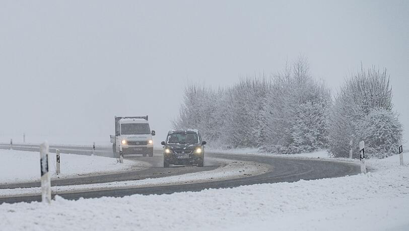 Das winterliche Wetter h&auml;lt in Bayern auch am Freitag zun&auml;chst noch an.