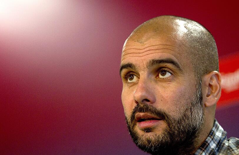 Die AUGEN: Guardiola gilt als perfekter Analytiker, kaum einer kann das Spiel des Gegners in der Hitze der Schlacht so gut lesen und darauf reagieren. Auch in seiner täglichen Arbeit ist er ein Perfektionist. Zwar vertraut er seinem Trainerteam, doch am liebsten sieht er alles &bdquo;mit eigenen Augen&ldquo;, ist omnipräsent, aber nicht auf unangenehme Art und Weise, wie es in Barcelona heißt. Wichtig auch: Er erkennt Unterschiede. Es sei &bdquo;eine Lüge&ldquo;, sagte er einmal, &bdquo;dass alle Spieler einer Mannschaft gleich seien. Bei Barca bemühte er sich, auf jeden Spieler ganz speziell einzugehen. Franck Ribéry und Arjen Robben werden gespannt sein.
