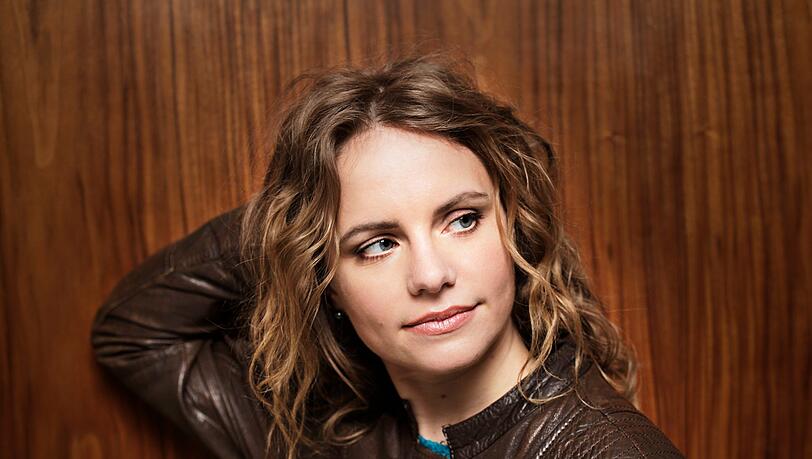 Julia Fischer. Julia Fischer.