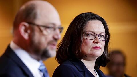 Martin Schulz soll Medienberichten zufolge planen gegen Andrea Nahles um den SPD-Fraktionsvorsitz zukandidieren.