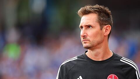 Nürnberg-Trainer Klose will der Favoritenrolle in Saarbrücken gerecht werden.