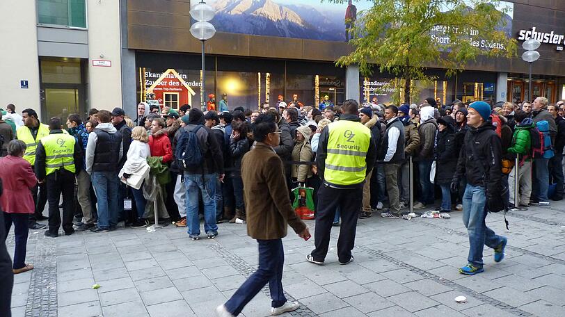 Verkaufsstart des iPhone 5 in München: Bilder vom Ansturm auf den Apple-Store in der Rosenstraße