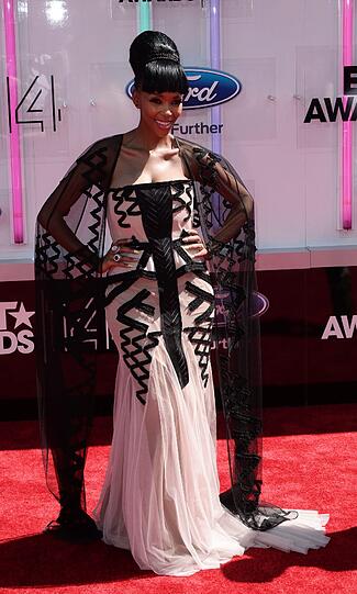 Auch die südafrikanische Sängerin Nhlanhla Nciza war bei den Black Entertainment Television Awards zu Gast.