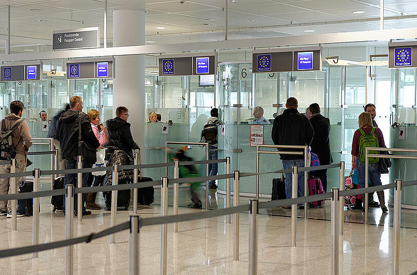 Die Bundespolizei am Flughafen München kontrolliert täglich etwa 38.000 Passagiere.