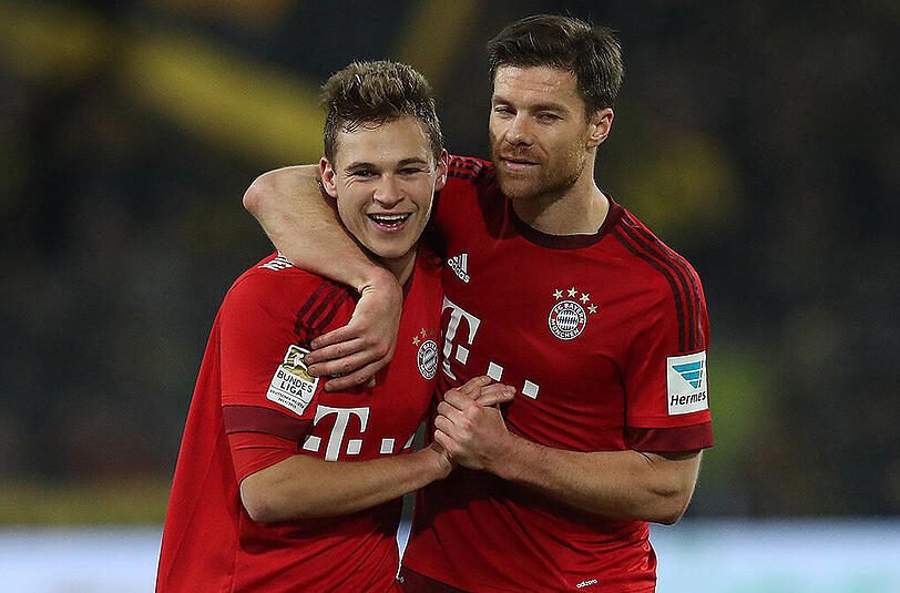 "Komm her du kleiner Süßer du!" - Xabi Alonso liebt Joshua Kimmich.