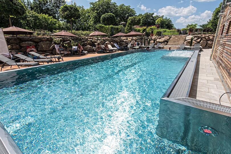 Schwimmvergnügen im Pool des Bodenmaiser Hofs