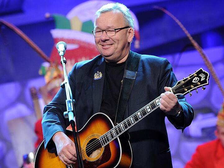 Kabarettist Bernd Stelter bei der "Großen Kölner Mädchensitzung" 2014.