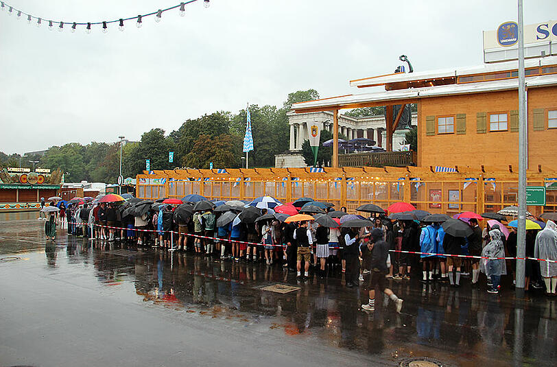 Impressionen von der Regen-Wiesn 2016.