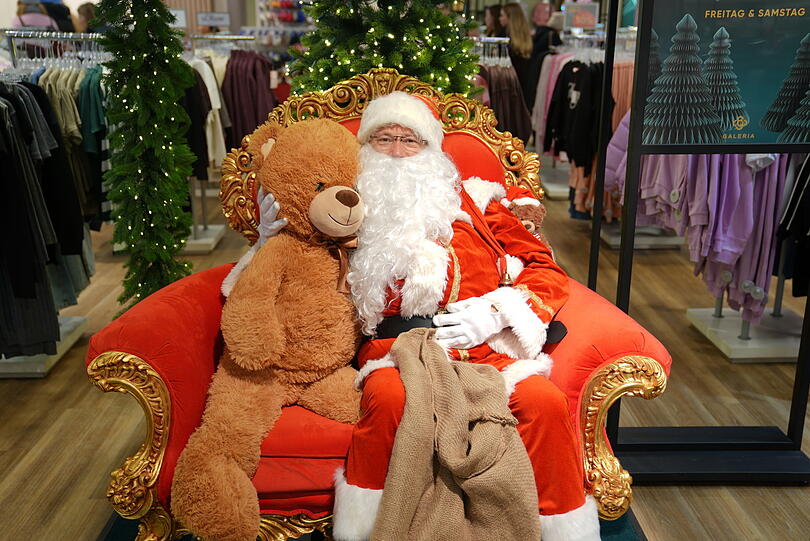 Natürlich war auch der Nikolaus am Start am Samstag. Natürlich war auch der Nikolaus am Start am Samstag.