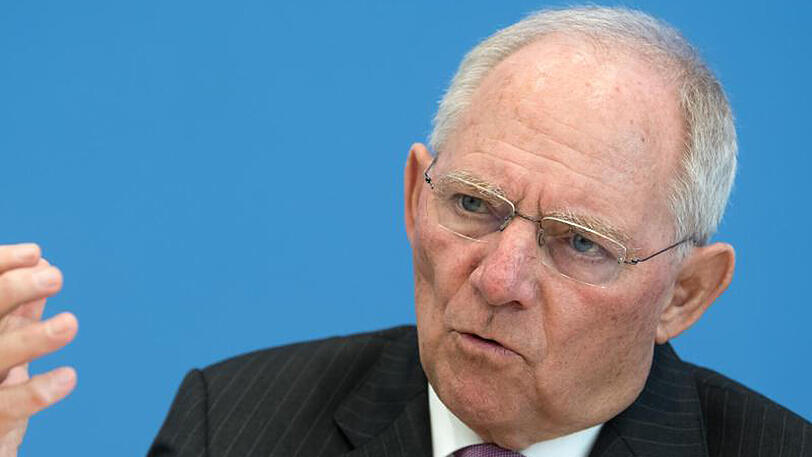 "Wir dürfen uns nicht teilen lassen, sondern müssen einig sein in den Gesprächen mit der Regierung in London", fordert Schäuble.