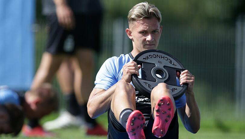 Schwitzen im Trainingslager: Erik Tallig. Schwitzen im Trainingslager: Erik Tallig.