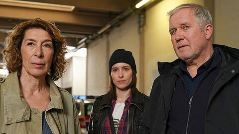 "Tatort: Was ist das für eine Welt": Moritz Eisner ermittelt mit seinen Kolleginnen Bibi Fellner (Adele Neuhauser, l.) und Meret Schande (Christina Scherrer).