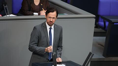 "Eine Einigung ist zum Greifen nah. Wichtige Detailfragen sind so gut wie geklärt", sagt SPD-Fraktionsvize Dirk Wiese mit Blick auf die geplante Reform des Staatsbürgerschaftsrechts.