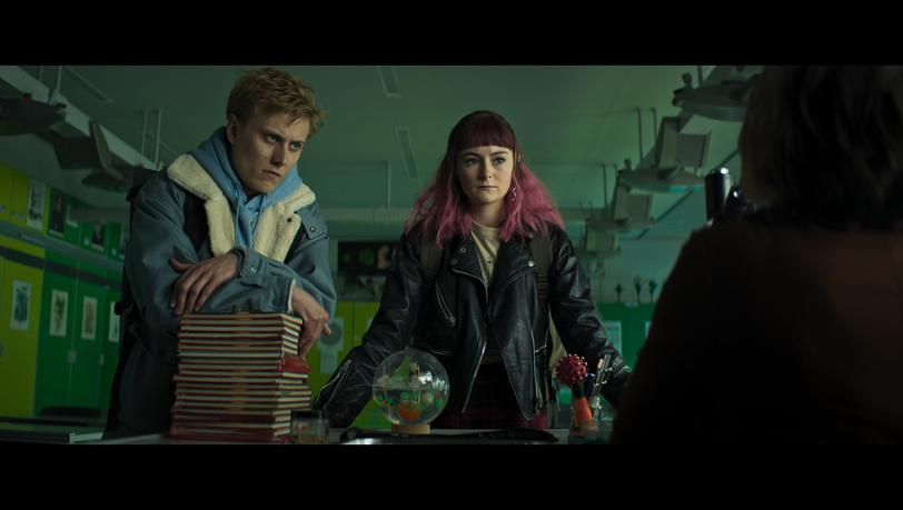Finn (Max Schimmelpfennig) und Lena (Lea van Acken) beweisen sich als Hobbydetektive. Finn (Max Schimmelpfennig) und Lena (Lea van Acken) beweisen sich als Hobbydetektive.