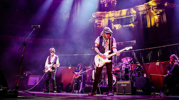Johnny Depp gemeinsam mit Jeff Beck auf der Bühne.