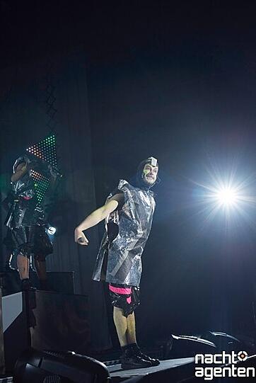 Hip-Hop a la Deichkind. Bilder von der fulminanten Show am 23.11 im Zenith in München.