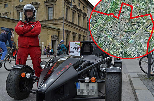 Ein Mann und sein Auto &ndash; pardon: Renn-Buggy. Sigmar F. aus Perlach posiert im Juli diesen Jahres am Odeonsplatz mit seinem 300 PS starken Ariel Atom. Wir haben die irre Flucht nachgezeichnet. Jetzt steht er vor dem Münchner Amtsgericht.