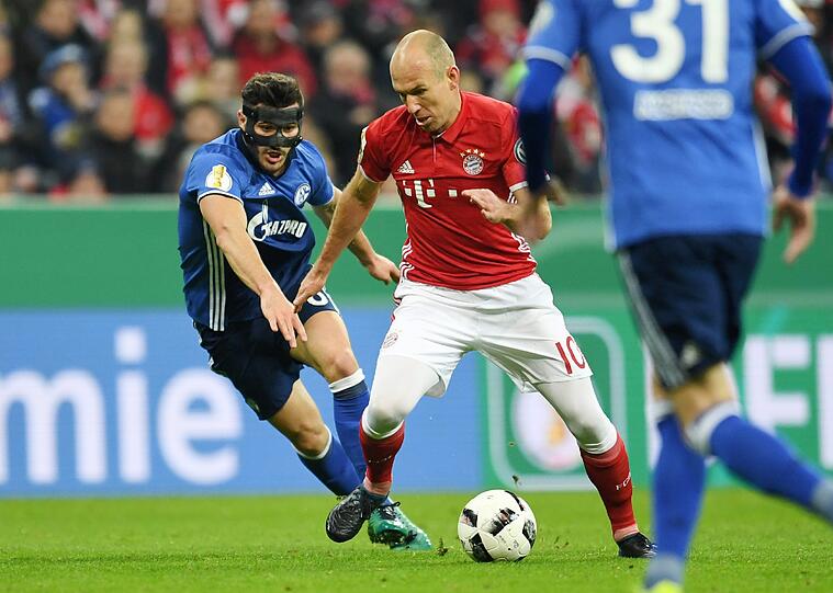 ARJEN ROBBEN: Note 3 - Umarmte Ex-Teamkollege Badstuber beim Handshake vor dem Anpfiff innig. Bereitete dem Leihschalker in den 90 Minuten dann einige Probleme. Badstuber musste nach zwei Fouls an Robben dann sogar mit Gelb-Rot runter (77.).