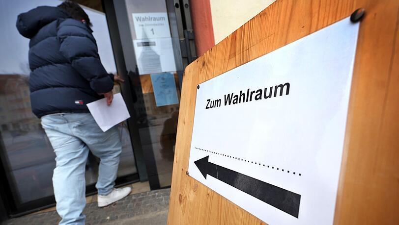 In Bayern laufen die Stichwahlen f&uuml;r B&uuml;rgermeister, Oberb&uuml;rgermeister und Landr&auml;te.