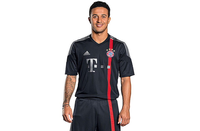 Thiago Alcantara muss noch ein wenig warten, bis er erstmals im Spiel das neue Leibchen überstreifen kann. Noch arbeitet er nach einem Bänderriss auf sein Comeback hin
