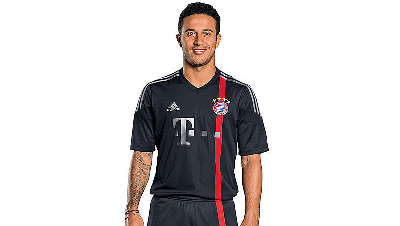 Thiago Alcantara muss noch ein wenig warten, bis er erstmals im Spiel das neue Leibchen überstreifen kann. Noch arbeitet er nach einem Bänderriss auf sein Comeback hin Thiago Alcantara muss noch ein wenig warten, bis er erstmals im Spiel das neue Leibchen überstreifen kann. Noch arbeitet er nach einem Bänderriss auf sein Comeback hin