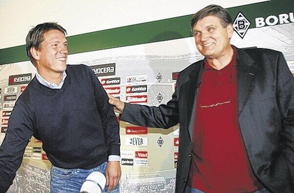 Der neue Gladbacher Chef-Coach und sein erster Co-Trainer: Hans Meyer (r.) mit Christian Ziege.Foto: Reuters