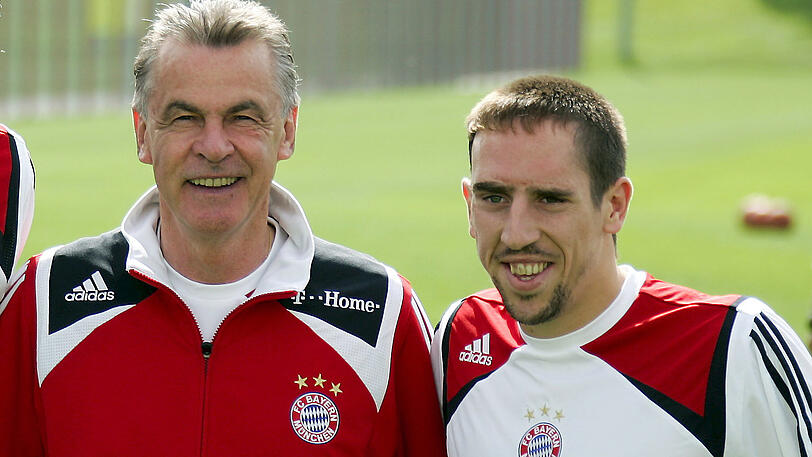 So jung war der mal: Franck Ribéry bei seiner Vorstellung in München 2007, mit dem damaligen Coach Ottmar Hitzfeld.