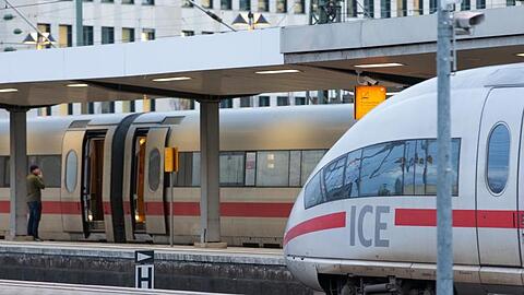 Die EVG hatte am Montag zu einem Warnstreik aufgerufen, der den Zugverkehr in weiten Teilen Deutschlands lahmlegte.