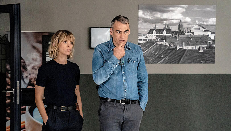 Ellen Berlinger (Heike Makatsch) und Martin Rascher (Sebastian Blomberg) ermitteln im "Blind Date"-Tatort Ellen Berlinger (Heike Makatsch) und Martin Rascher (Sebastian Blomberg) ermitteln im "Blind Date"-Tatort