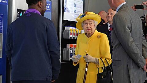 Welches Ticket gilt denn für Ihre Majestät?