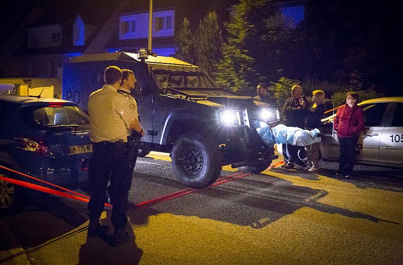 Der Polizistenmörder hat sich bei Verhandlungen mit der französischen Polizei-Spezialeinheit RAID auf den IS berufen.