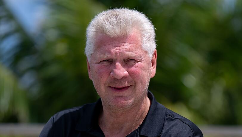 Stefan Effenberg äußert sich in Miami zum neuen Augsburger Cheftrainer Sandro Wagner.