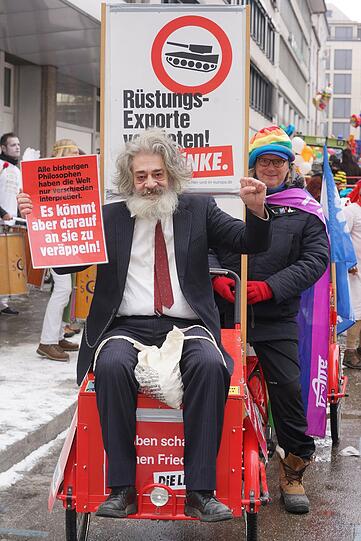 Auch die Linke war beim Faschingsumzug in der Altstadt dabei.