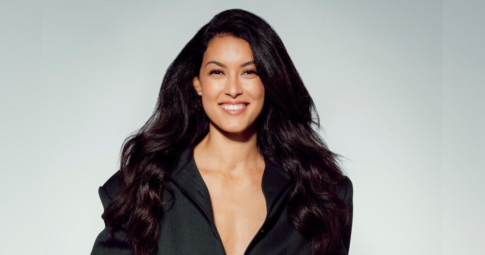 Rebecca-Mir-meistert-ihr-Exclusiv-Deb-t-trotz-Nervenflattern