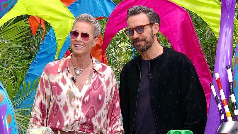 Sonja Zietlow und Jan K&ouml;ppen sind sich uneins, wer die Dschungelkrone holen wird.