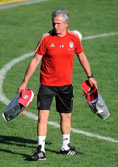 Schwitzen beim Training: Die Bayern bereiten sich auf das Spiel gegen Villarreal vor - Unsere Fotografen waren beim Training dabei.