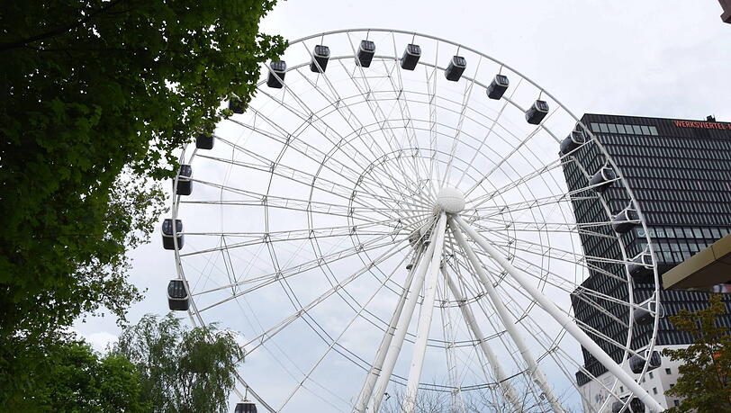 Einmalige Kulisse: Das Riesenrad Umadum im Münchner Werksviertel Einmalige Kulisse: Das Riesenrad Umadum im Münchner Werksviertel