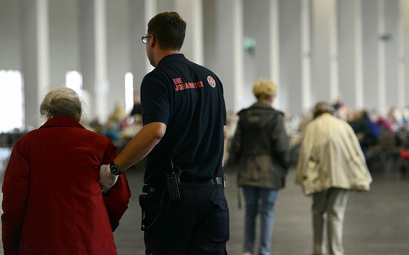 Sehen Sie hier weitere Bilder von der Bombenentschärfung in Köln.