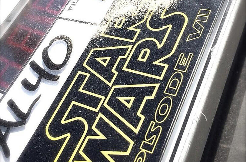 "Star Wars"-Regisseur Rian Johnson wird von seinem Ex-Agenten verklagt.