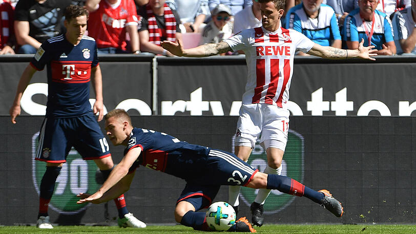 Joshua Kimmich: Note 3. Gleich mit Offensiv-Vorstößen über rechts im Duett mit Müller. Spulte ansonsten sein Programm als Rechtsverteidiger herunter. Nicht so leidenschaftlich wie in den letzten Begegnungen, riss aber wie gewohnt Kilometer herunter.