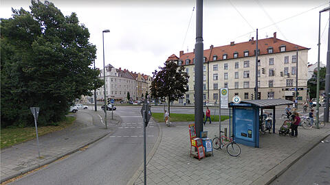 Auf dem Zubringer zur Donnersbergerbrücke erfasste der Golf die Frau.