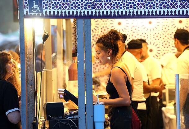 Nirgendwo ist die Küche so international wie auf dem Tollwood. Nirgendwo ist die Küche so international wie auf dem Tollwood.