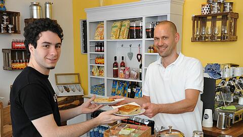 Wirt Ralf Schumacher versorgt seit April hungrige Gäste in der Altstadt mit Sandwiches, Salaten und Foccacia.