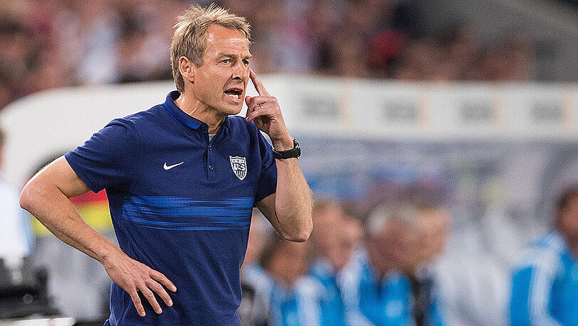 Bedient: US-Nationaltrainer Jürgen Klinsmann. Bedient: US-Nationaltrainer Jürgen Klinsmann.