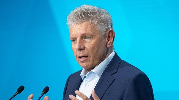 OB Dieter Reiter (SPD) hat die Corona-Maßnahmen der Stadt verteidigt.