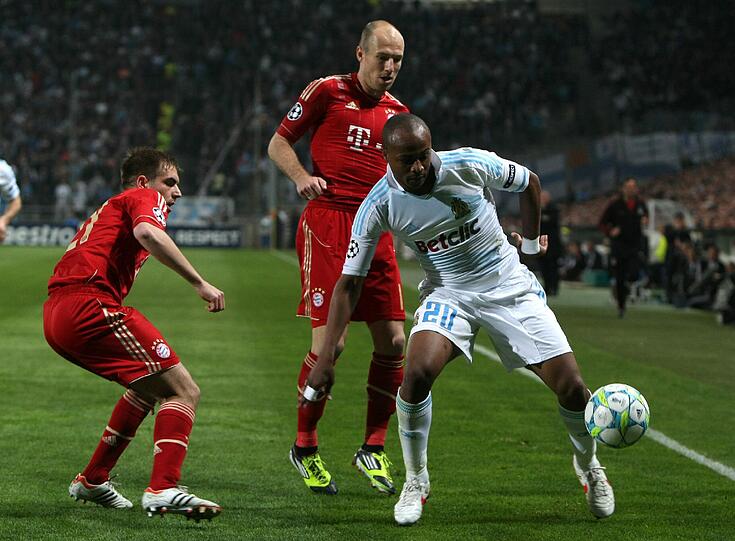 Der FC Bayern gewinnt in einem mäßigen Spiel souverän mit 2:0 bei Olympique Marseille und kann fürs Halbfinale gegen Real Madrid planen. Schweinsteiger holt sich Gelbsperre fürs Rückspiel - sehen Sie hier die Bilder...
